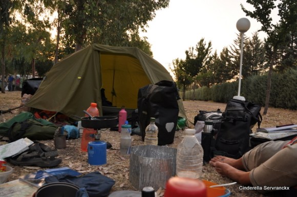 Eén ordelijk kamp en één slordig kamp maken samen deze wanordelijk orde