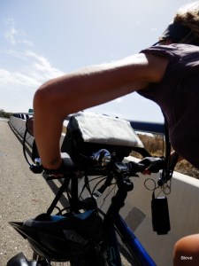 Steve maakt foto's van me en botst me de goot in!