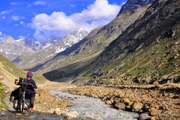 Crossing a pass at 4550 meter altitude in the Indian Himalaya was amazingly beautiful, and tough!