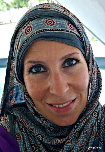 2010, Kuala Lumpur, I can enter mosques solely for Muslims, no tourists around.